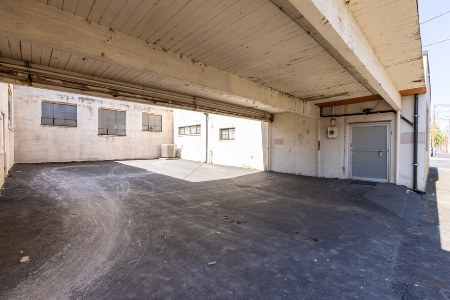 More Photos Of 412 Washington St, The Dalles Freestanding For Sale