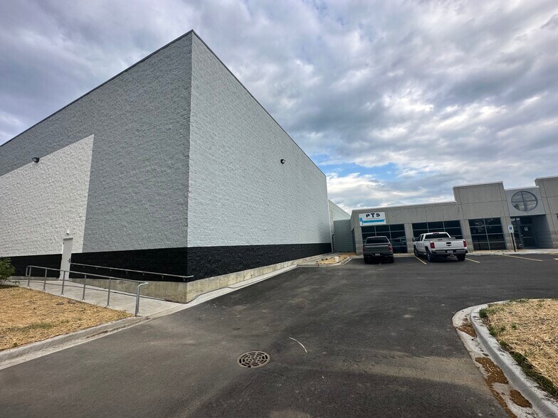 More Photos Of 3615 E Exchange St, Aurora Industrial For Sale