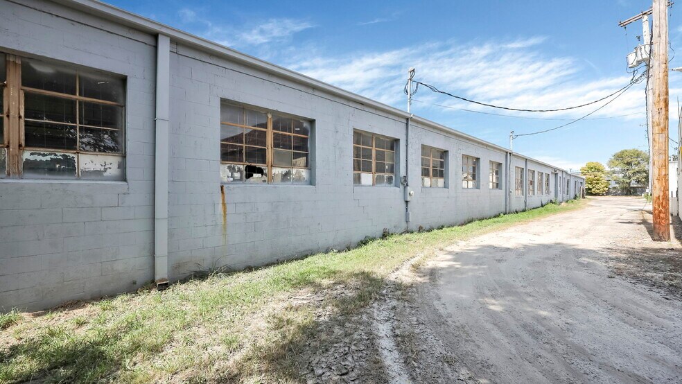 More Photos Of 2140 S High St, Columbus Storefront Retail Office For Lease