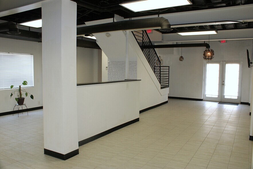 More Photos Of 2317 E Missouri Ave, El Paso Freestanding For Lease