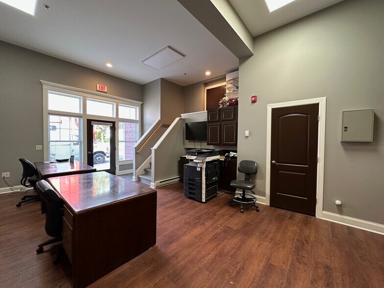 More Photos Of 1 Public Sq, Holley Apartments For Sale