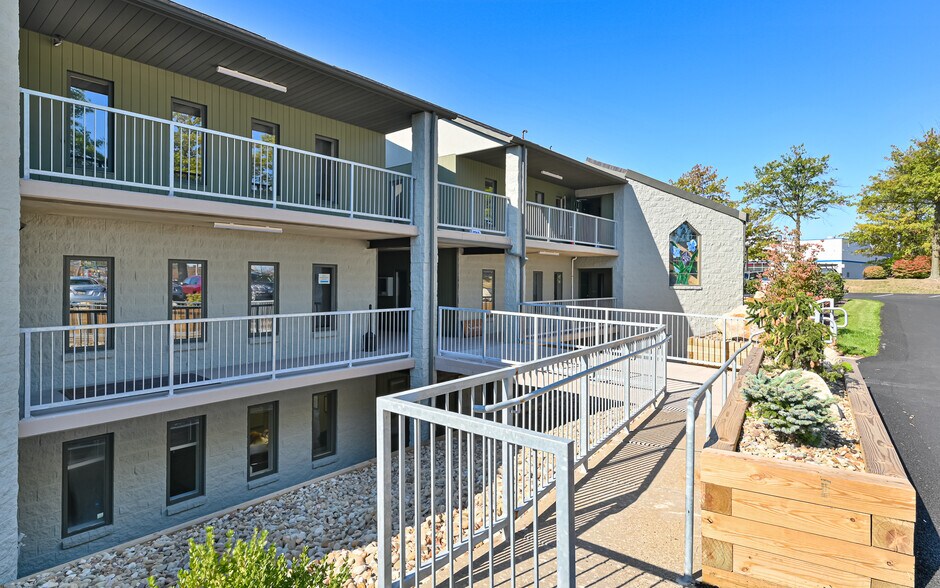 More Photos Of 101 N Meadows Dr, Wexford Office For Lease