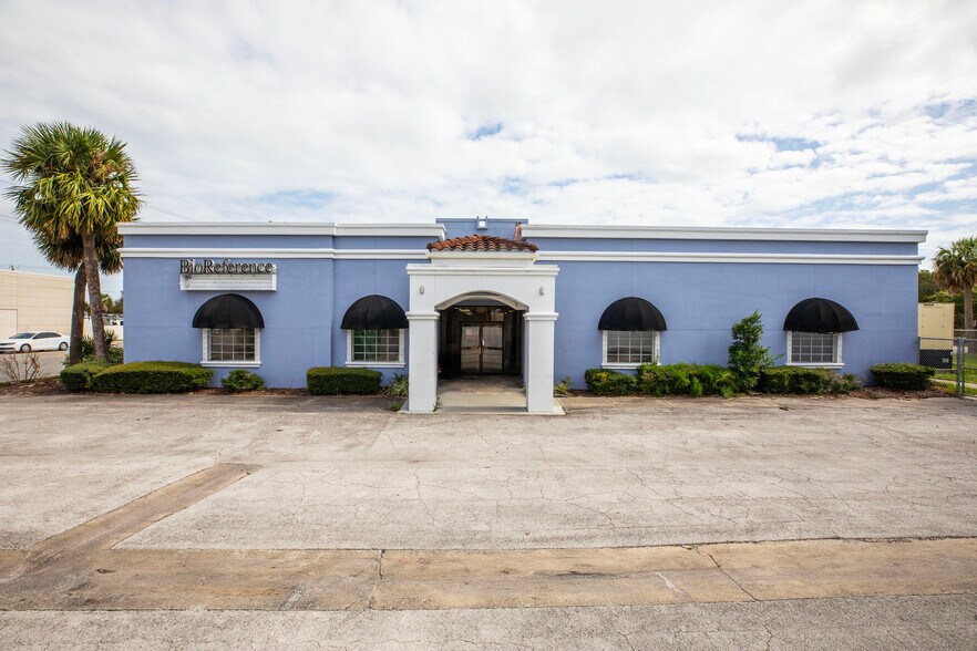 More Photos Of 27 E Hibiscus Blvd, Melbourne Medical For Sale