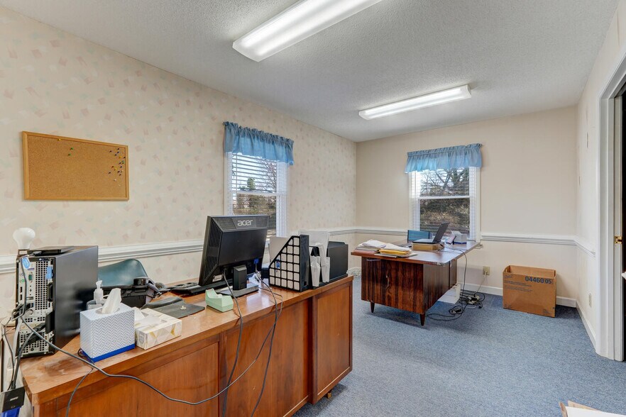 More Photos Of 601 W Harrison St, Reidsville Medical For Sale