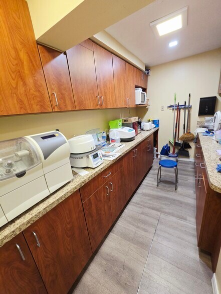 More Photos Of 4435 Curry Ford Rd, Orlando Medical For Sale