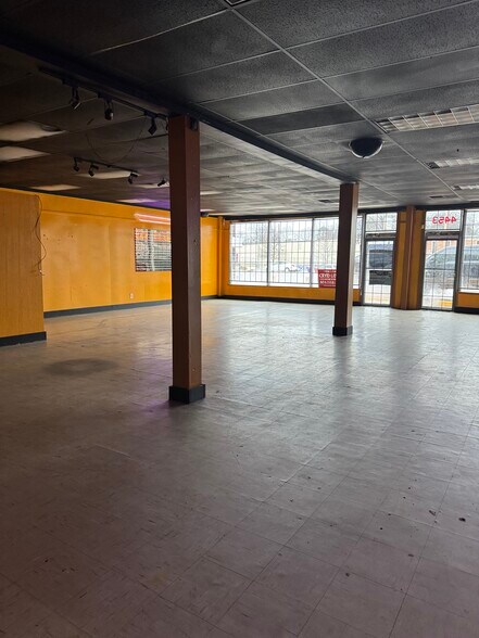 More Photos Of 4453 Summer Ave, Memphis Department Store For Lease