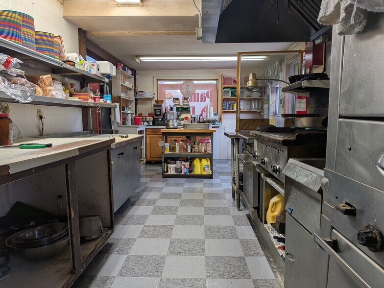 More Photos Of 93 Mechanic St, Bellingham Restaurant For Lease