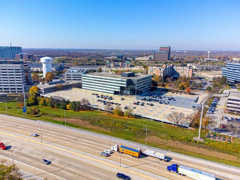 More Photos Of 1431 Opus Pl, Downers Grove Office For Lease