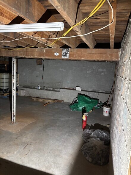 More Photos Of 116 Courthouse Sq, Edgefield Storefront For Lease