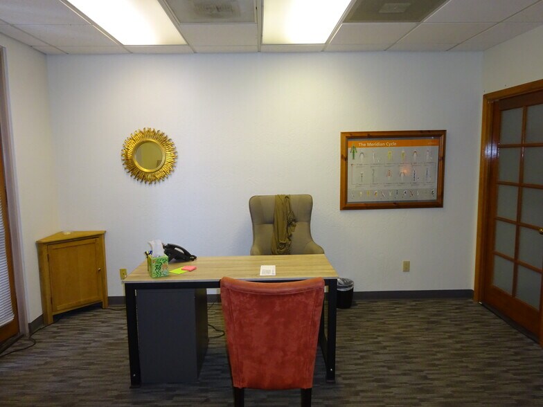 More Photos Of 301 E Bethany Home Rd, Phoenix Office For Sale