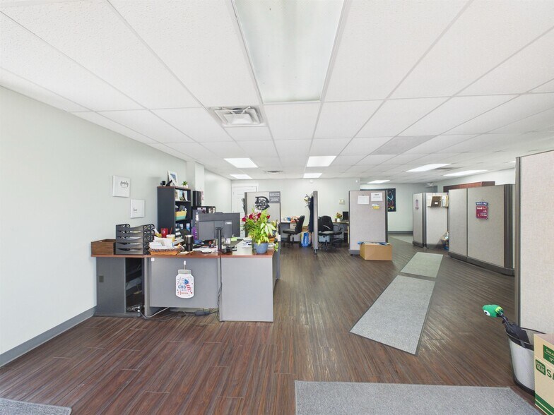 More Photos Of 209-213 Marion Pike, Coal Grove Medical For Sale