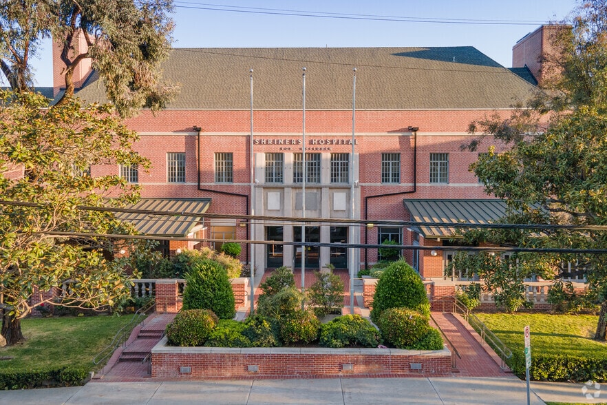More Photos Of 3160 Geneva St, Los Angeles Hospital For Lease