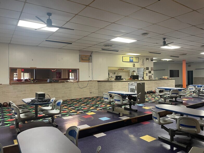 More Photos Of 1137 Sweitzer St, Greenville Bowling Alley For Sale