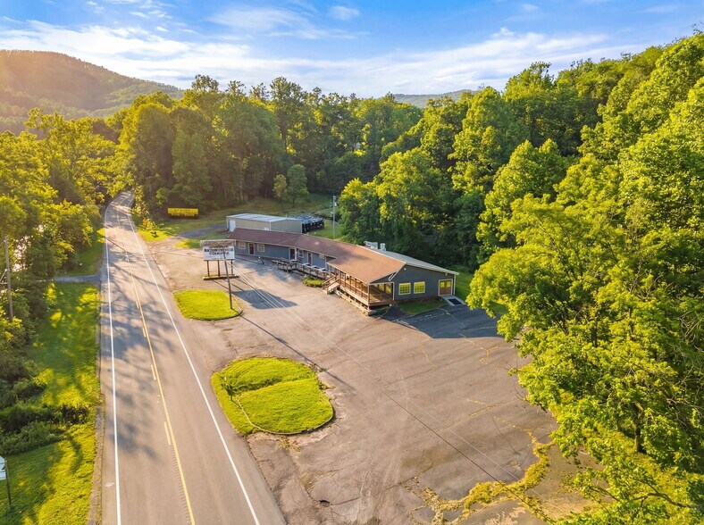 Primary Photo Of 11669 Lee Hwy, Sperryville Restaurant For Sale