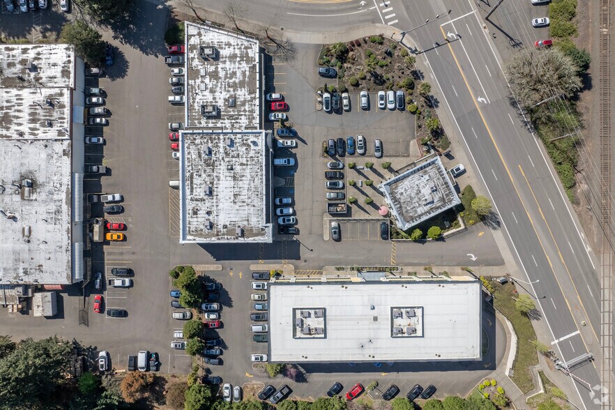 More Photos Of 17040 Pilkington Rd, Lake Oswego Office For Lease