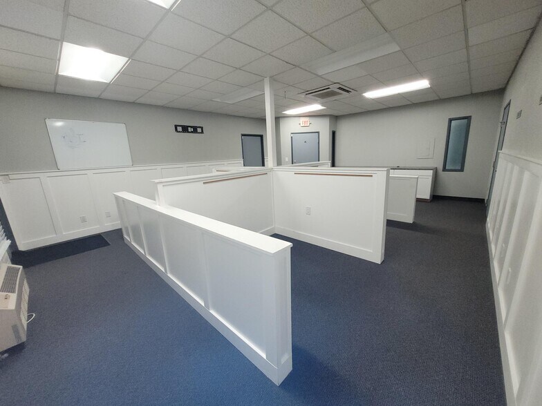 More Photos Of 950 Cherry St, Kent Self Storage For Lease