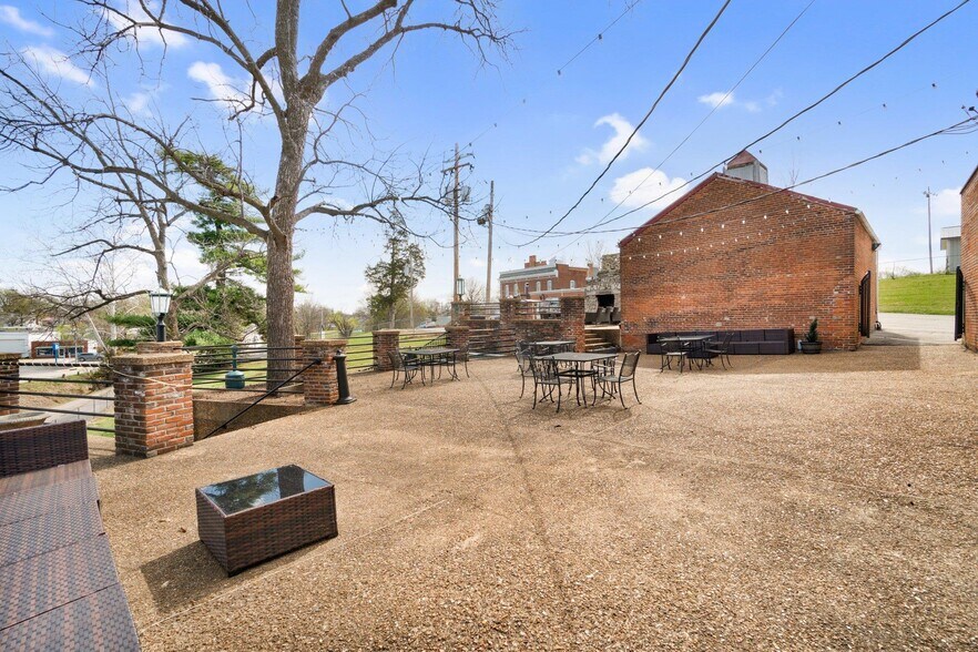 More Photos Of 108 Busch Ave, Washington Freestanding For Sale