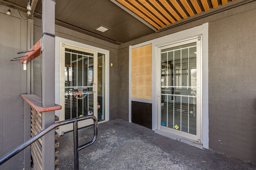 More Photos Of 120 E Main St, Ashland Freestanding For Sale
