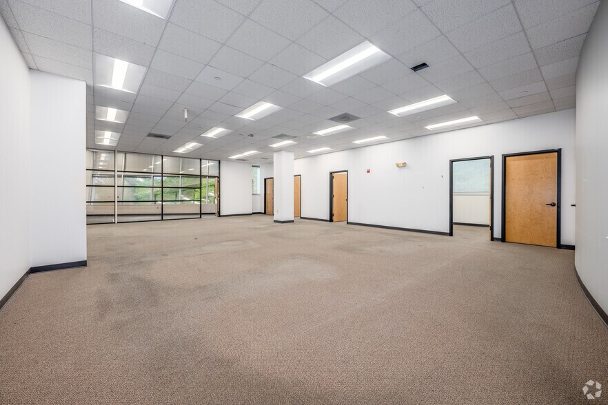 More Photos Of 201 Defense Hwy, Annapolis Office For Sale