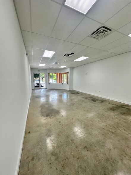 More Photos Of 5911 NW 173rd Dr, Hialeah Office For Lease