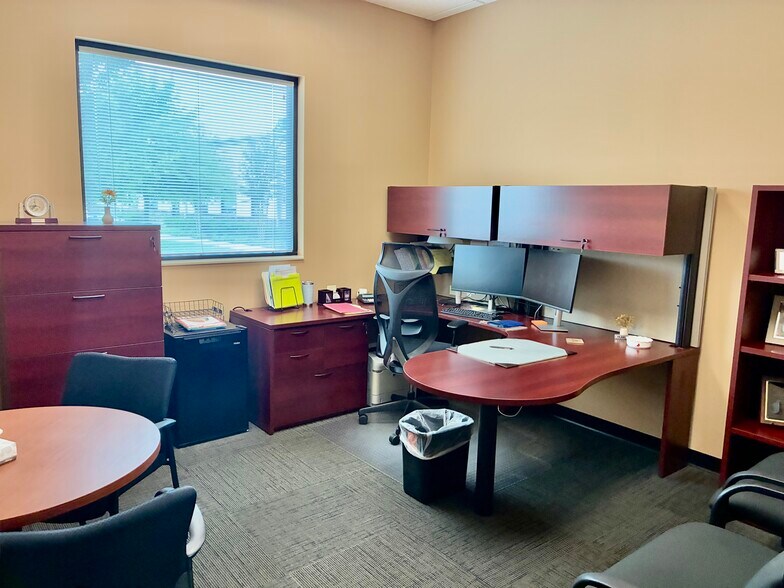More Photos Of 3231 N Star Cir, Louisville Office For Lease