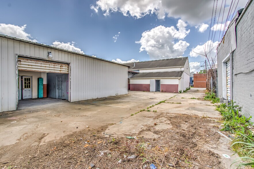 More Photos Of 551 Ellis St, Augusta Auto Dealership For Lease