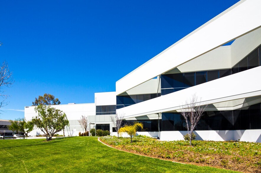 Primary Photo Of 26235-26245 Technology Dr, Valencia Warehouse For Lease