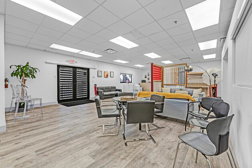 More Photos Of 6850 NW 74th St, Medley Warehouse For Sale