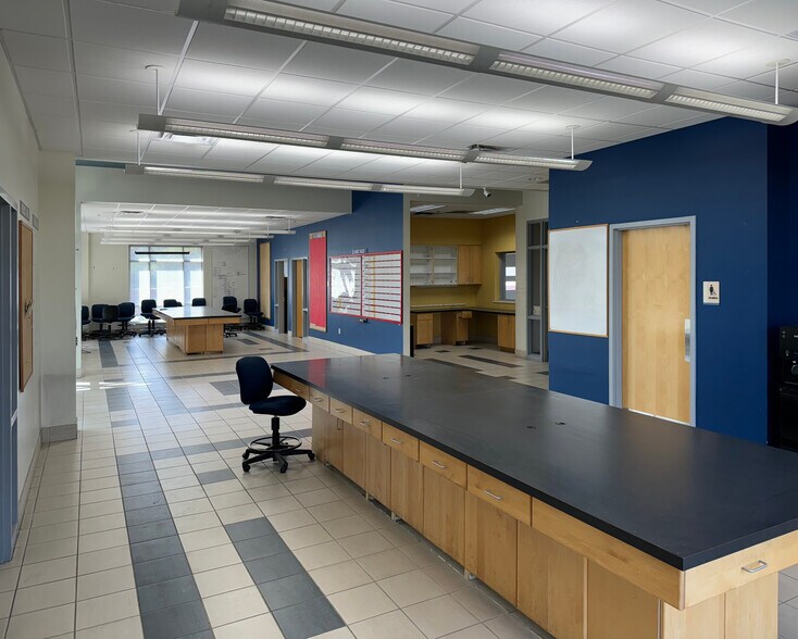 More Photos Of 3761 E Tennessee St, Tucson Warehouse For Lease