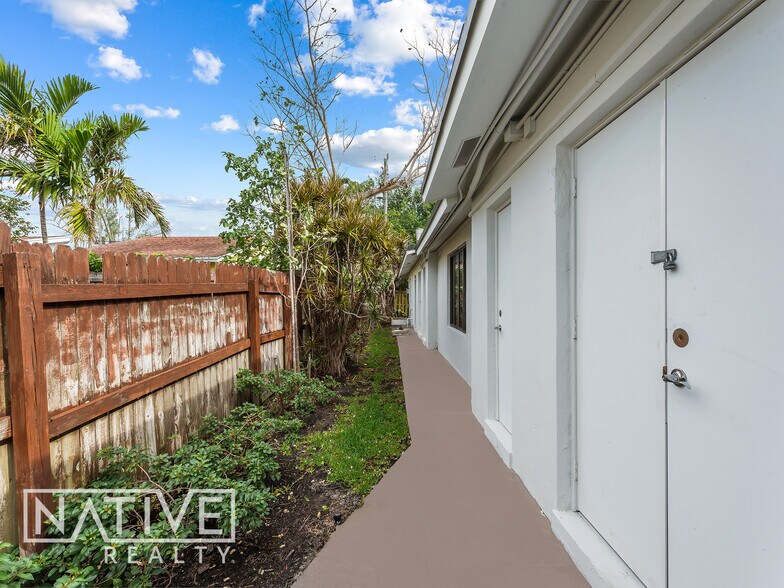 More Photos Of 3305 SE 5th St, Pompano Beach Assisted Living For Sale