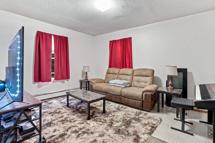 More Photos Of 32 Northeast St, Woonsocket Apartments For Sale