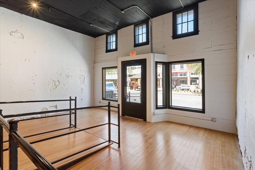 More Photos Of 125 N Pecan St, Hico General Retail For Sale