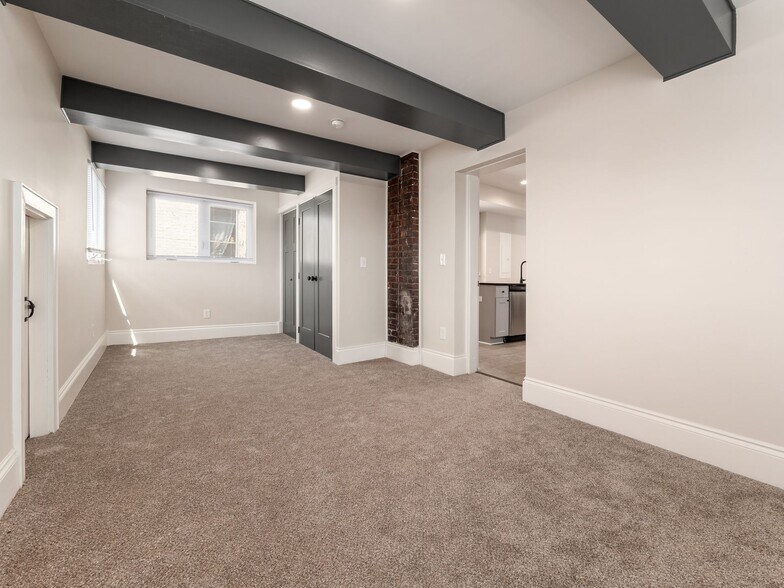 More Photos Of 1029 E Livingston Ave, Columbus Storefront Retail Residential For Sale