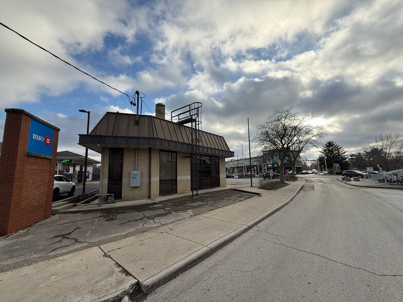 More Photos Of 706 Broad Ripple Ave, Indianapolis Bank For Lease