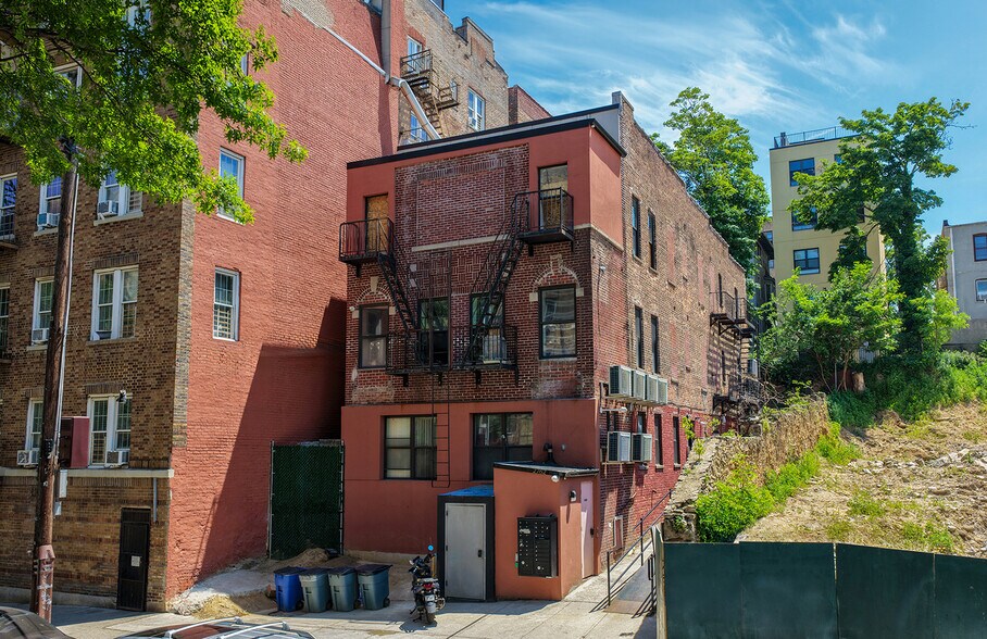 Primary Photo Of 2762 Kingsbridge Ter, Bronx Apartments For Sale