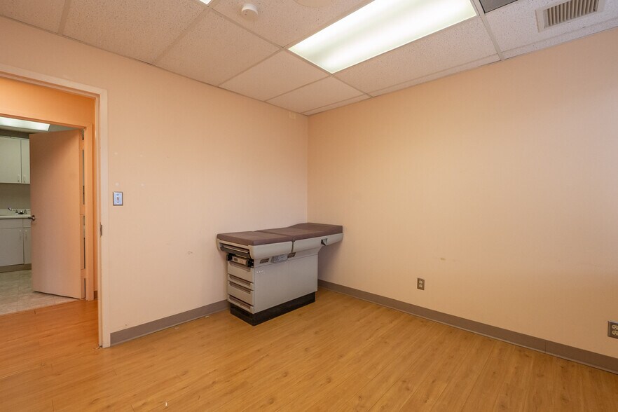 More Photos Of 622 Georges Rd, North Brunswick Medical For Sale