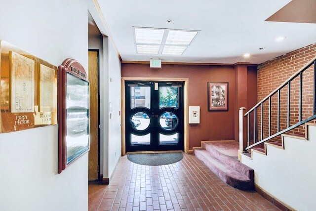 More Photos Of 709 E Colorado Blvd, Pasadena Office For Lease