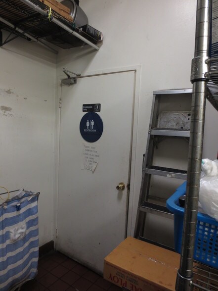 More Photos Of 818 N Pacific Ave, Glendale General Retail For Lease