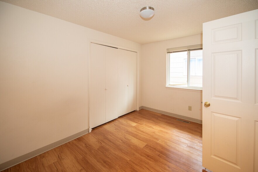 More Photos Of 208 E Saint Clair Ave, Longmont Apartments For Sale