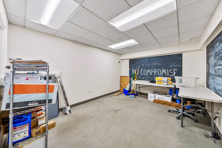 More Photos Of 2166 NW Vine St, Grants Pass Medical For Sale