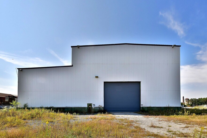 More Photos Of 420 Woodruff Rd, Joliet Warehouse For Lease