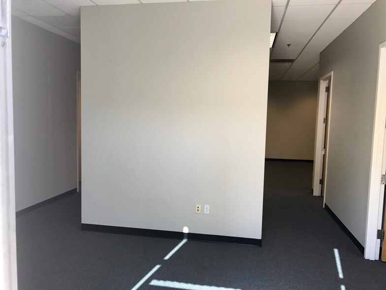 More Photos Of 1959 S Val Vista Dr, Mesa Office For Lease