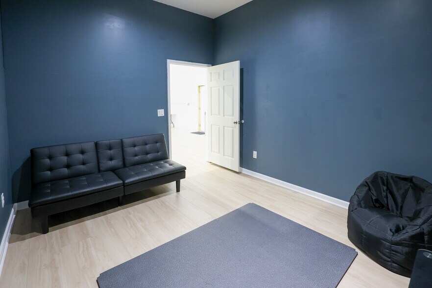 More Photos Of 240 Ball Park Loop, Ledbetter Flex For Sale