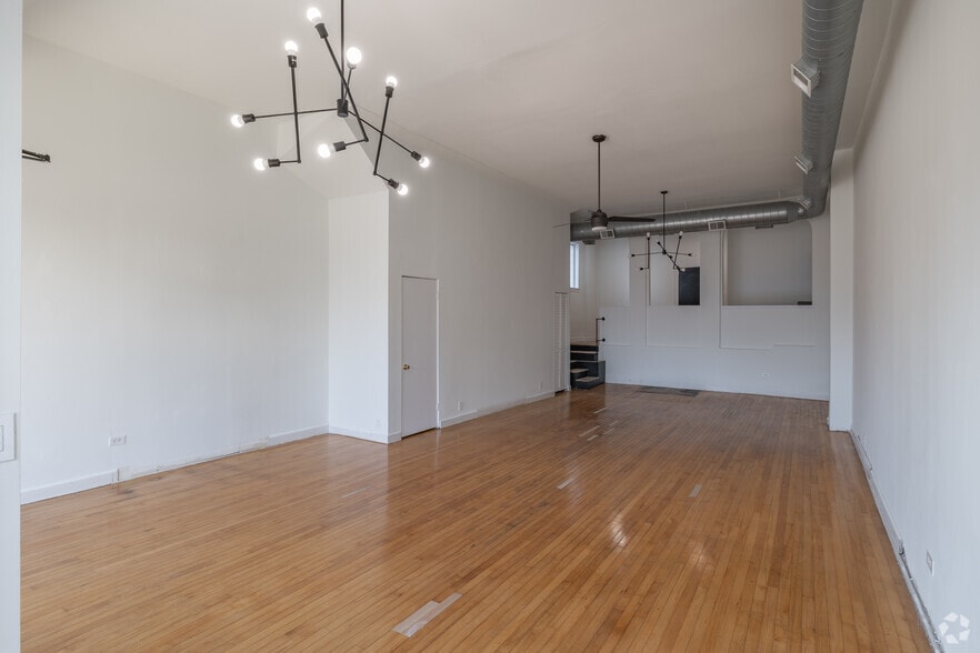 More Photos Of 2012 N Western Ave, Chicago Storefront Retail Residential For Lease