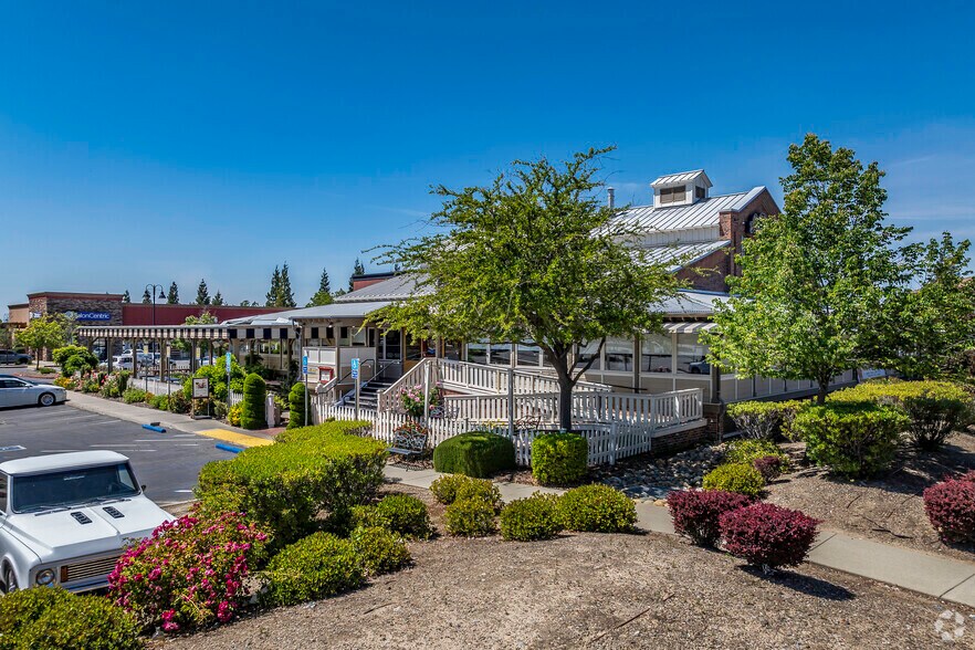 More Photos Of Lucille's, Rocklin Restaurant For Sale