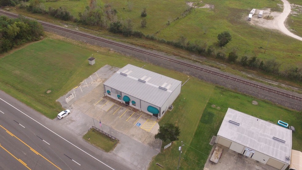 More Photos Of 11035 Highway 6, Santa Fe Light Distribution For Sale
