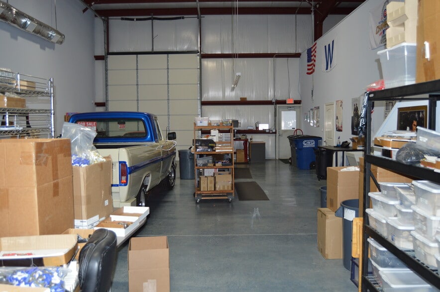 More Photos Of 124 Rose Ln, Frisco Warehouse For Sale