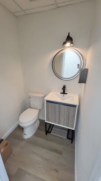 More Photos Of 3325 Griffin Rd, Fort Lauderdale Freestanding For Lease