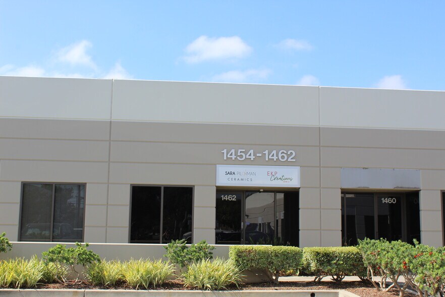 More Photos Of 3283-3299 Walnut Ave, Signal Hill Unknown For Lease