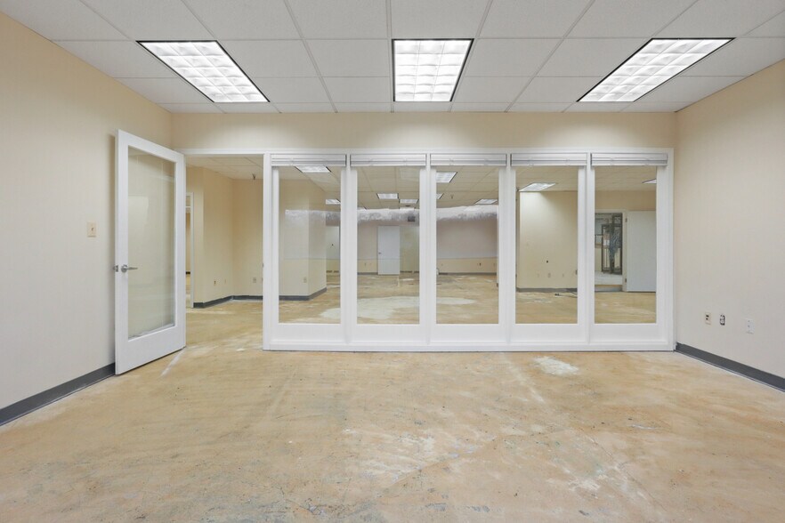 More Photos Of 339 Buschs Frontage Rd, Annapolis Medical For Lease